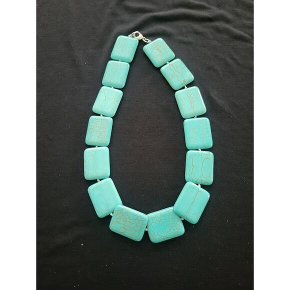 Unbranded Jewelry - Bold look turquoise color Howlite Rectangle bead necklace 18"